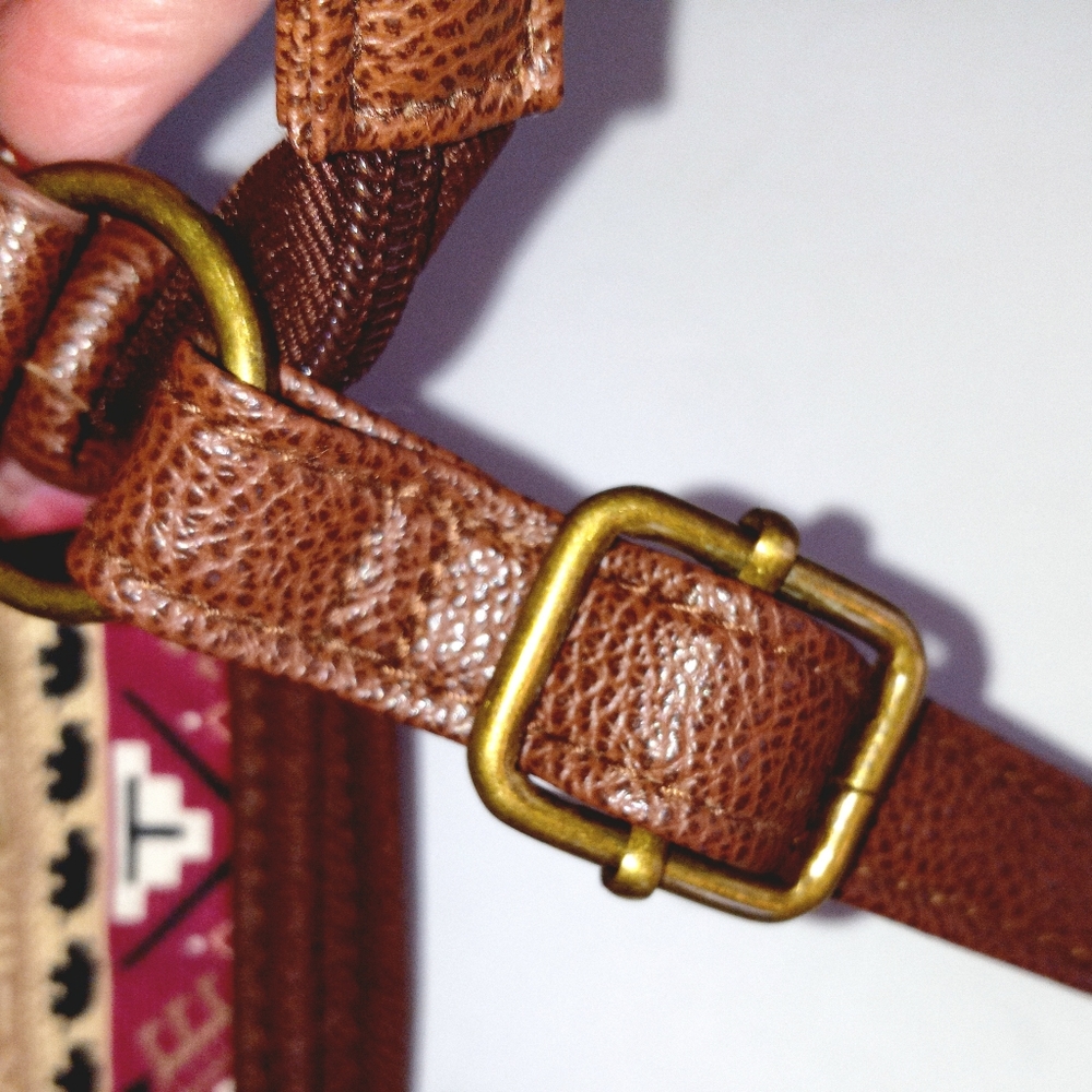 Unionbay women's crossbody bag with top zip and animal print design - Picture 5 of 9